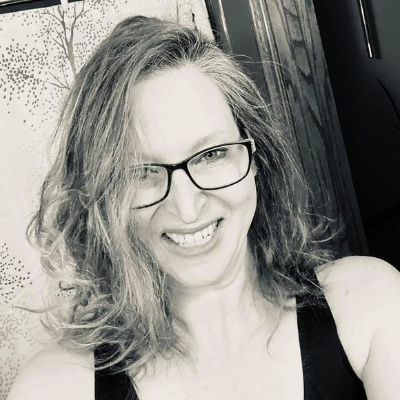 Meet your Posher, Tricia - Picture 1 of 1